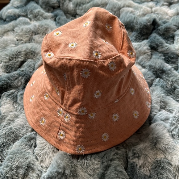 Urban Outfitters Pink Bucket Hat - Picture 4 of 4